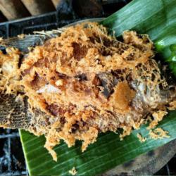 Ikan Gurame Goreng Garing Kremes    Nasi