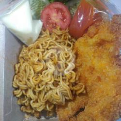 Chicken Katsu   Indomie