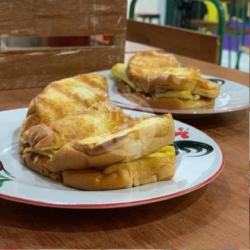 Roti Bakar Mentega – Ham Ayam