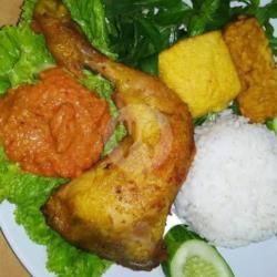 Paket Ayam   Nasi Uduk   Tahu Tempe