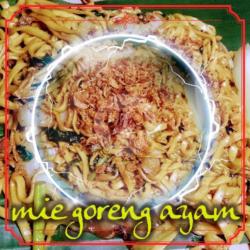 Mie Goreng Krengseng Ayam Kering