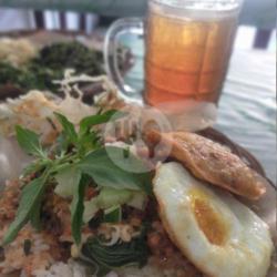 Nasi Pecel   Bakwan   Telor   Teh