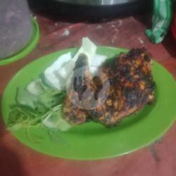 Ayam Kampung Bakar   Nasi  Sate Kulit Satu Tusuk Lalab Dan Sambel, Gratis Es Teajus.