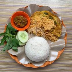 Nasi Telur Kremes