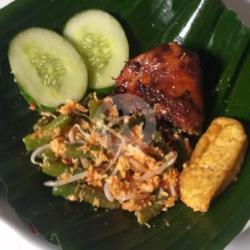 Ayam Bakar   Urap Urap