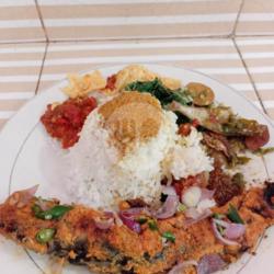 Lele Bakar   Nasi Jengkol Ikan Asin Cabe