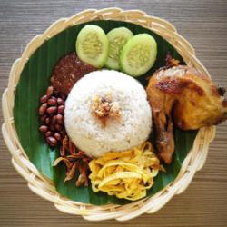 Nasi Lemak Ayam Goreng Berempah