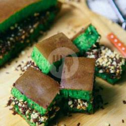 Coklat Kacang Susu (pandan)