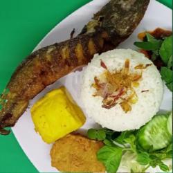 Paket Nasi Lele Crispy