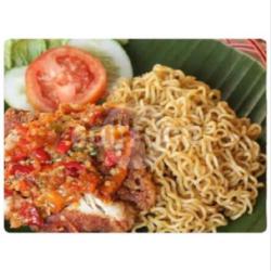 Indomie Goreng Ayam Geprek Ekstra Pedas