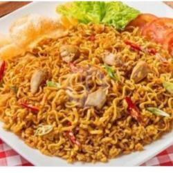 Nasi Goreng Mawud Ayam Dan Bakso Telornya Di Campur