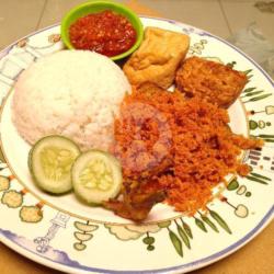 Nasi Ayam Pejantan Kremes