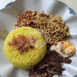 Nasi Kuning Empal