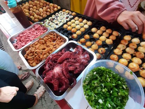 Kenko Takoyaki, Tarikolot