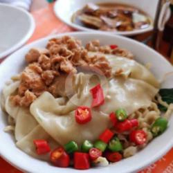 Pangsit Ayam Baso Ceker