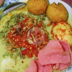 Ketupat Gulai Pakis