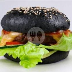 Black Cheese Burger