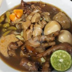 Mie Kangkung Komplit