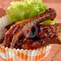 Ceker Ayam Bakar   Sambal   Lalapan   Es Teh