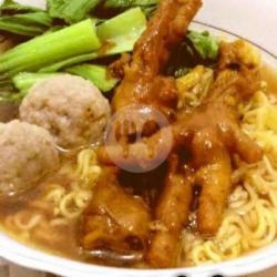 Indomie Kaldu Ayam Ceker Ayam Bakso