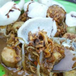 Tahu Lontong