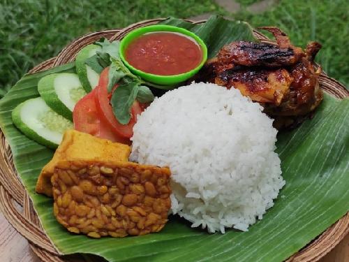 Ayam Bakar & Chinese Food AKASIA, Kalibata