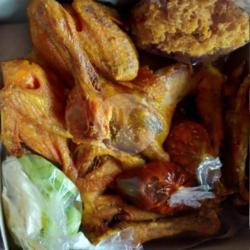 Ayam Goreng Pejantan Utuh Kemas Besek Cantik