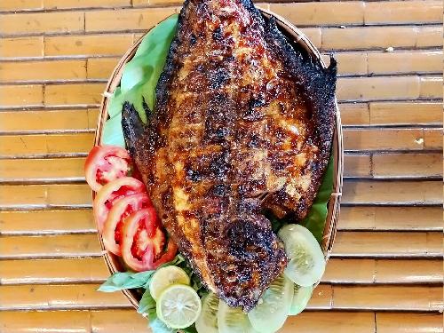 IKAN BAKAR KERTA . pemaron, Jalan Pantai Penimbangan