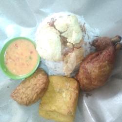 Pakmur 3 (nasi Uduk  Ayam Tempe/tahu Goreng)