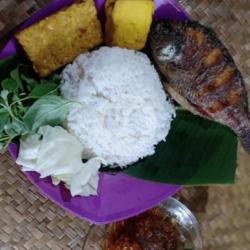 Nasi Ikan Nila Goreng