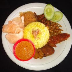 Nasi Uduk Standar   Tongkol   Jengkol