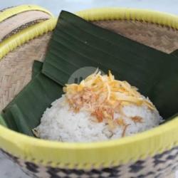 Nasi Uduk Lauk Ayam Goreng