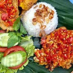 Nasi Ayam Geprek Tanpa Tulang (sambal Bawang)   Tahu