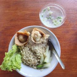 Cwie Mie Ayam Pangsit Goreng