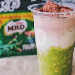 Alpokat Kocok Milo