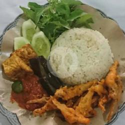 Nasi Wader   Tahu   Tempe   Terong