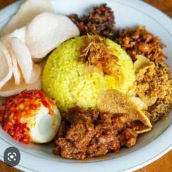 Nasi Kuning Ayam/ Ikan