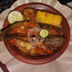 Sambel Cobek Ikan Lele   Nasi   Lalapan