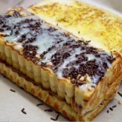 Roti Bakar Srikaya Coklat Susu