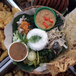 Nasi Pecel Pedas Tumpang