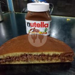 Martabak Manis Nuttela