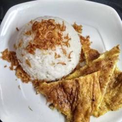 Nasi Uduk Telor Dadar Tempe Orek Kerupuk Gorengan(tempe/tahu)