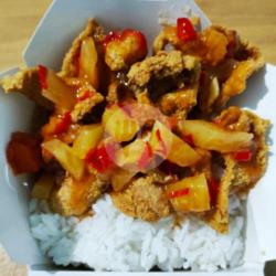 Kulit Ayam Krispi Saos Asam Manis   Nasi