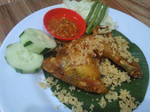 Ayam Bakar & Goreng Kremes Era Chicken, Karanganyar