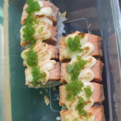 Salmon Aburi Roll (4 Pcs)