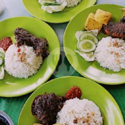 Nasi Bebek Paha(atas)pedas Bumbu Item