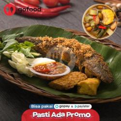 Pecel Lele   Tahu Tempe   Sambel Terasi   Sayur Asem (tanpa Nasi)