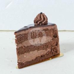 Crunchy Choco Slice Cake