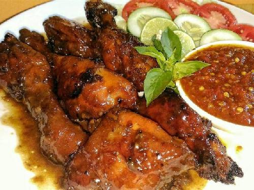 Ayam Bakar Madu Dan Ayam Goreng