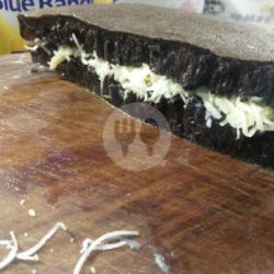 Kacang Coklat Wijen Susu Black Flores